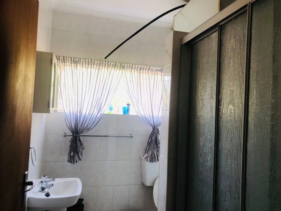 5 Bedroom Property for Sale in Protea Park North West